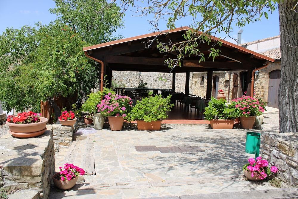 Sant'agata Country house *